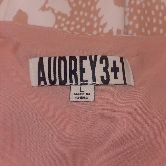 90s Daisy Print Mini Slip Dress in Peach - Picture 4 of 8